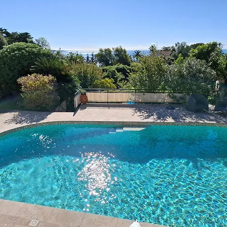 Villa Roxane