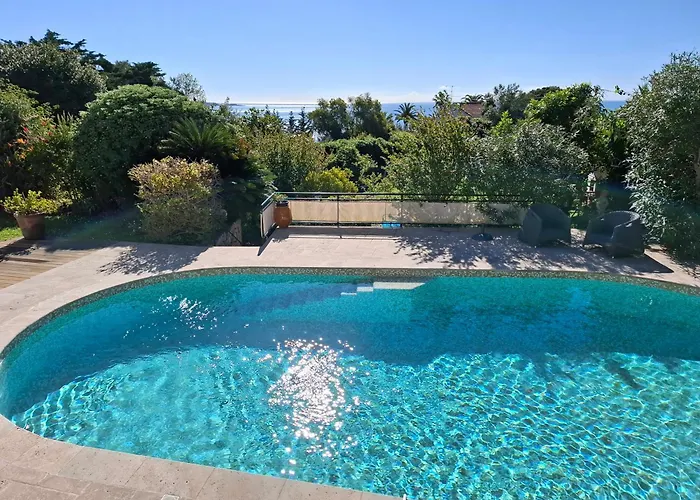 Villa Roxane